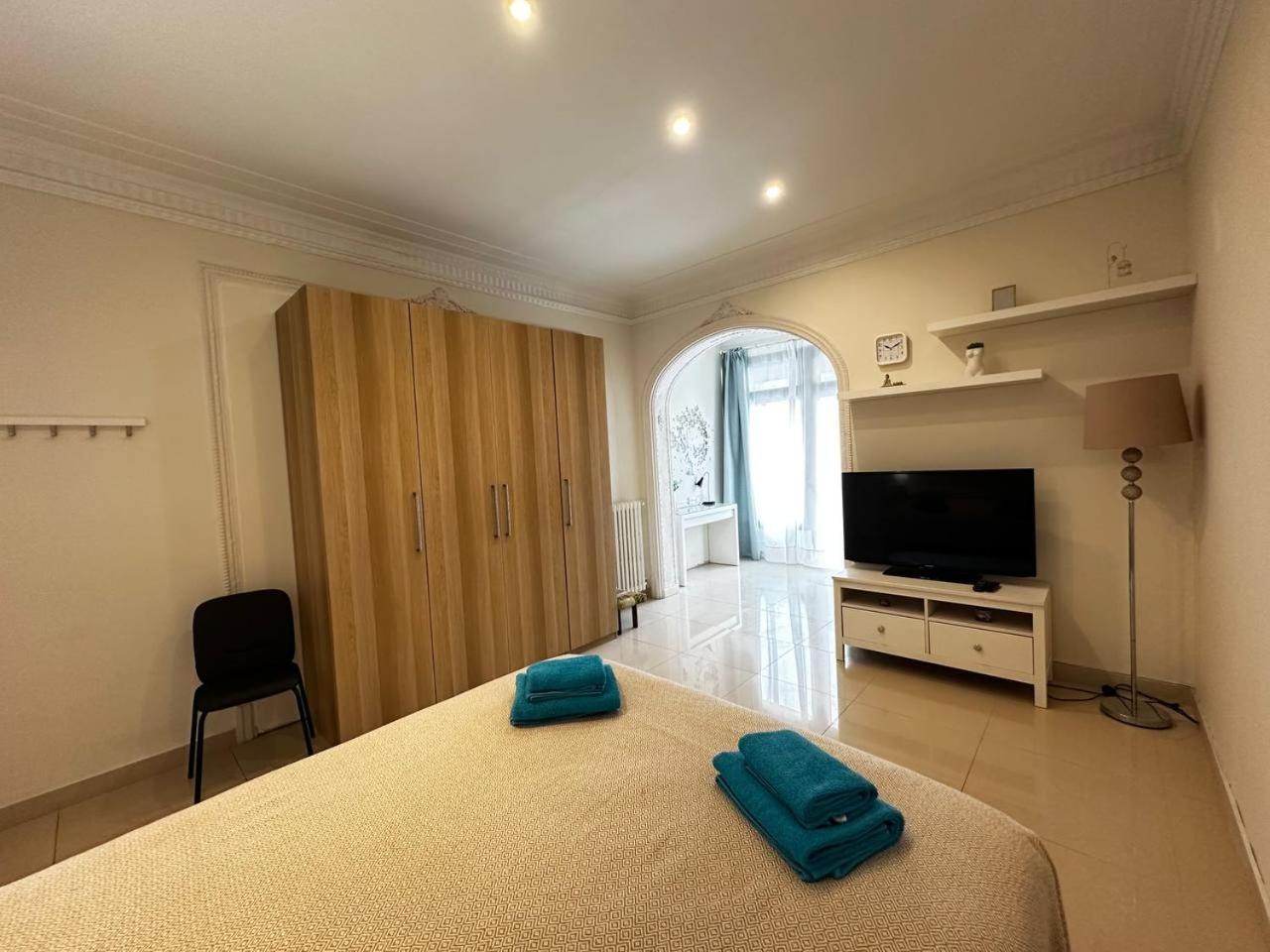 Room Gran Via Barcelona Exterior foto