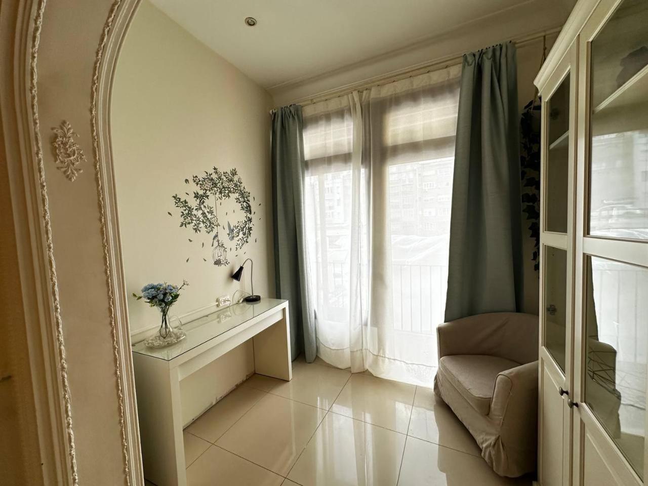 Room Gran Via Barcelona Exterior foto