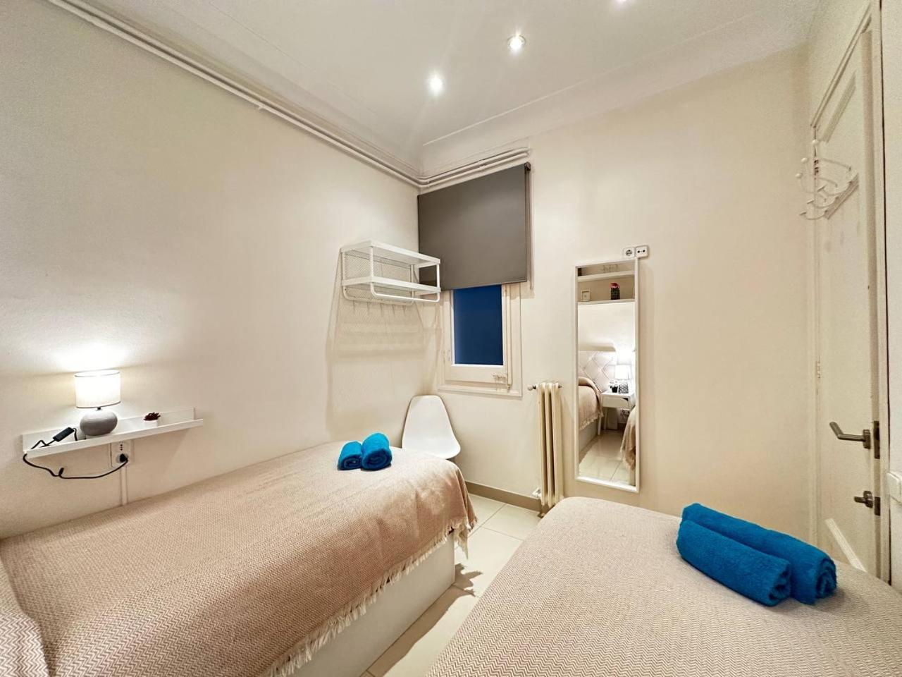 Room Gran Via Barcelona Exterior foto
