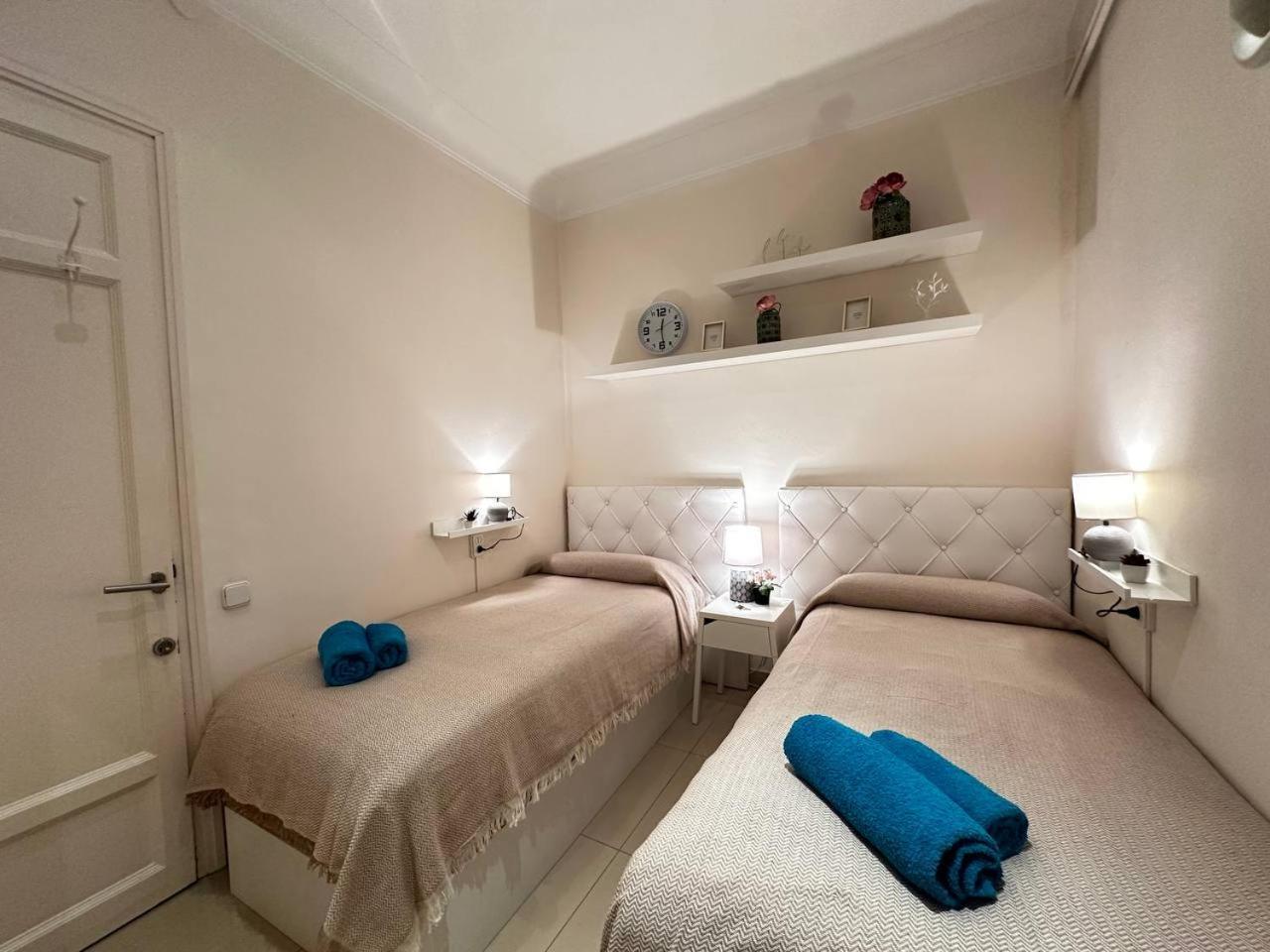 Room Gran Via Barcelona Exterior foto