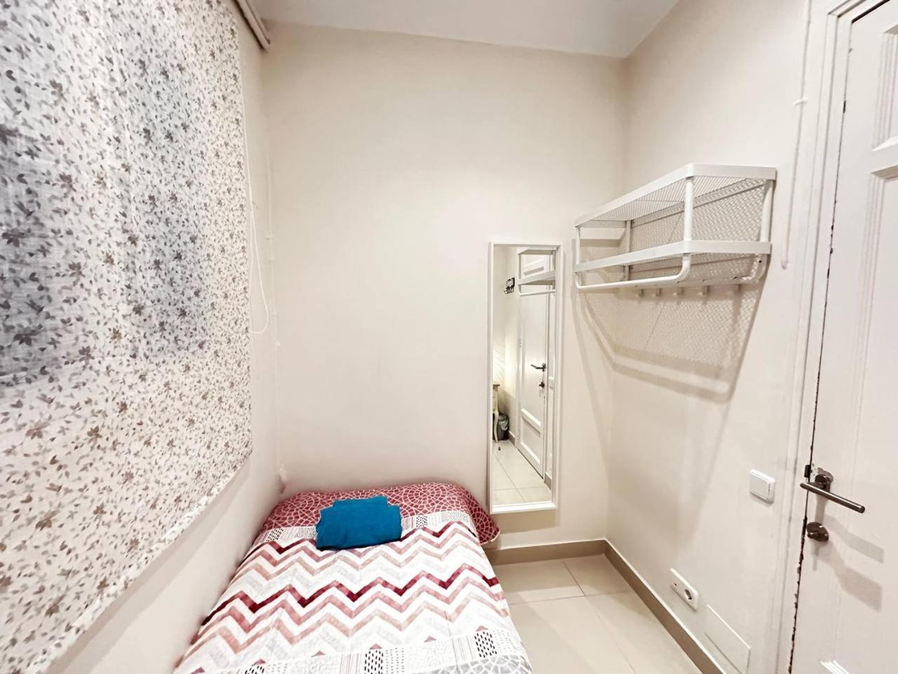 Room Gran Via Barcelona Exterior foto