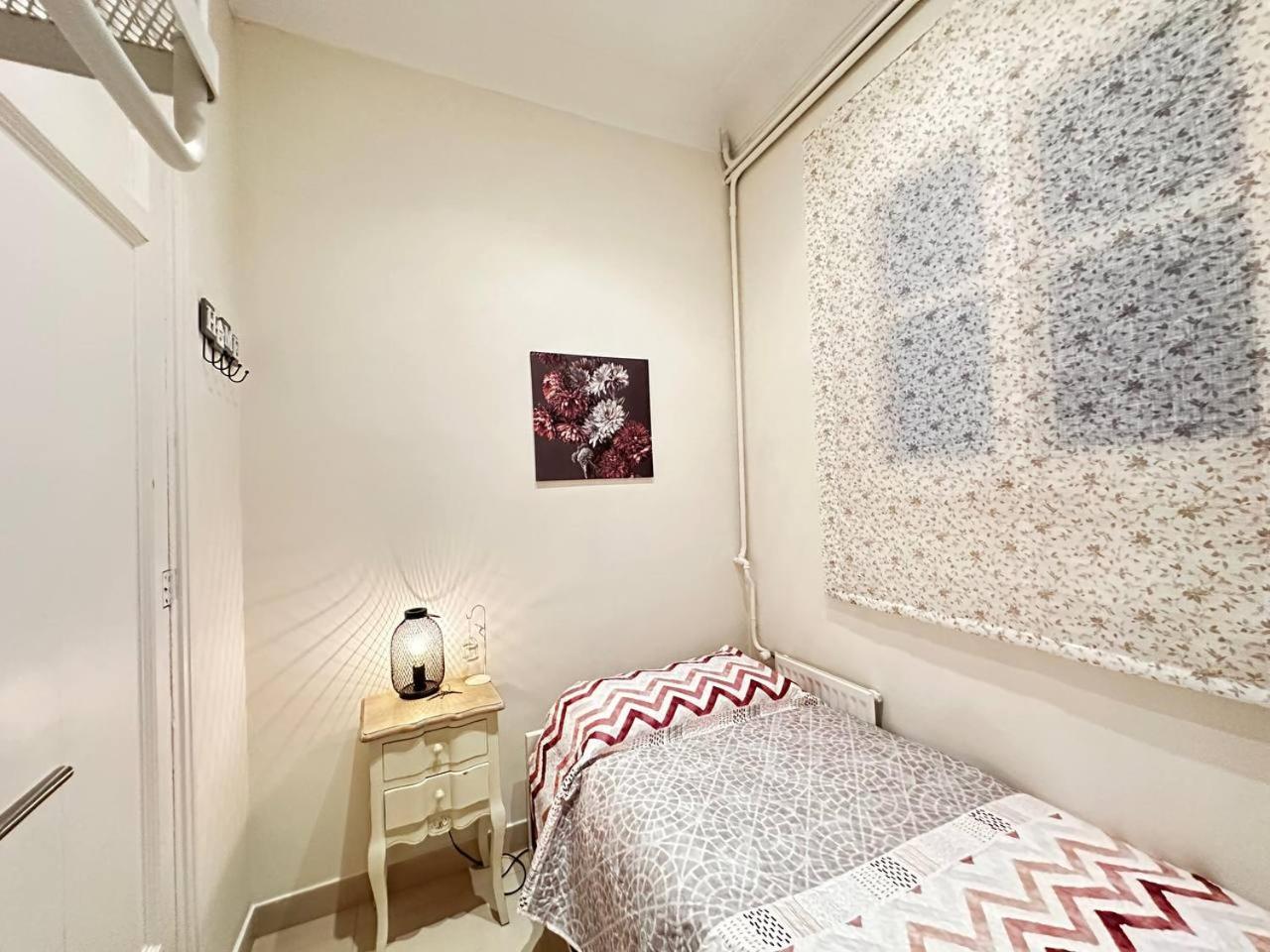 Room Gran Via Barcelona Exterior foto